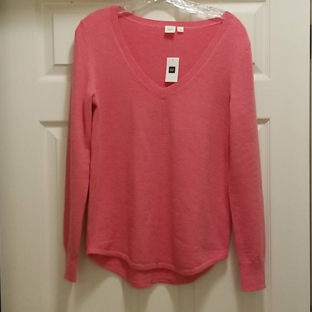 GAP sweater